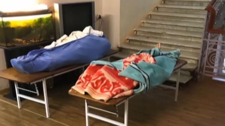 В одесской больнице не успевают убирать тела умерших, фото: tsn.ua